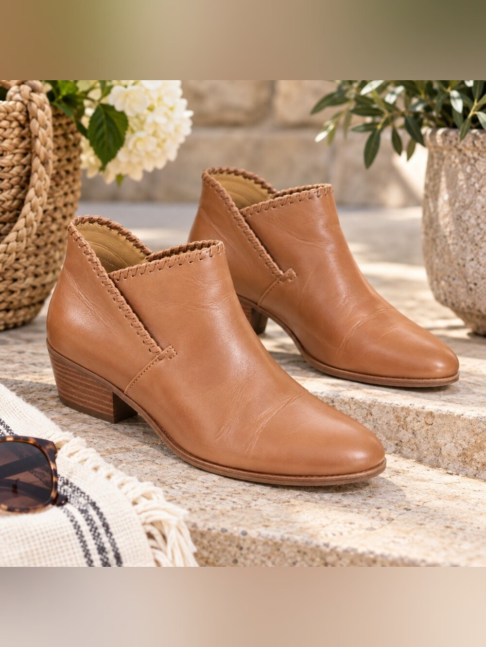 Jack Rogers sadie whip stich trim leather booties size 8.5